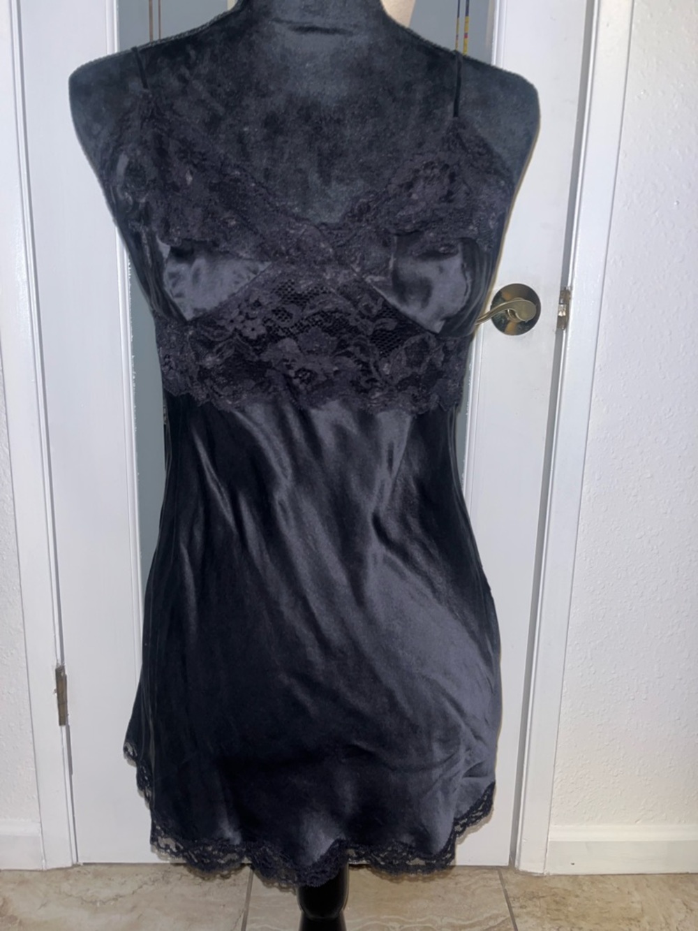 Victoria's Secret Vintage 100% Silk & Lace Slip Dress Nightie Chemise Lingerie M